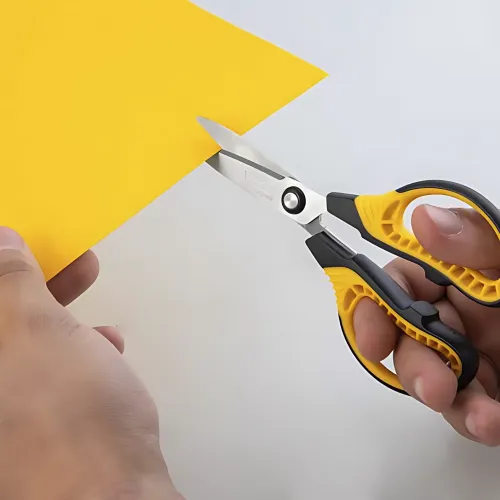 Tesoura Uso Geral Reta com Cabo Plástico com Revestimento Emborrachado TR 145 - Vonder 30.85.575.145 Tesoura Uso Geral Reta com Cabo Plástico com Revestimento Emborrachado TR 145 - Vonder 30.85.575.145