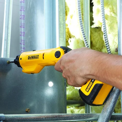 Parafusadeira e Furadeira de 1/4 Pol. (6,4mm) a Bateria 6V 600 RPM com 45 Acessórios Maleta e Carregador Bivolt - Dewalt DCF060 Parafusadeira e Furadeira de 1/4 Pol. (6,4mm) a Bateria 6V 600 RPM com 45 Acessórios Maleta e Carregador Bivolt - Dewalt DCF060